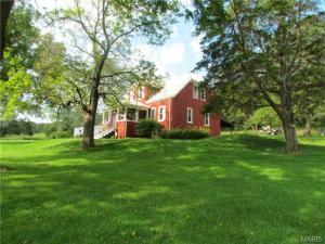 1-Larrytrin-redhouseside